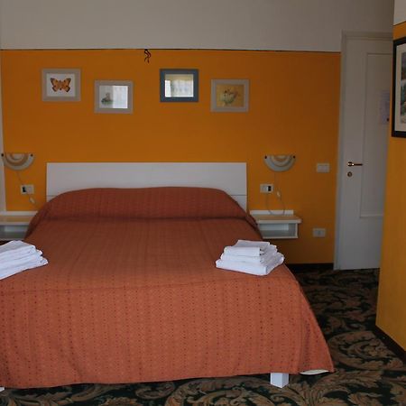 ריבה די סולטו Hotel Poggio D'Oro מראה חיצוני תמונה