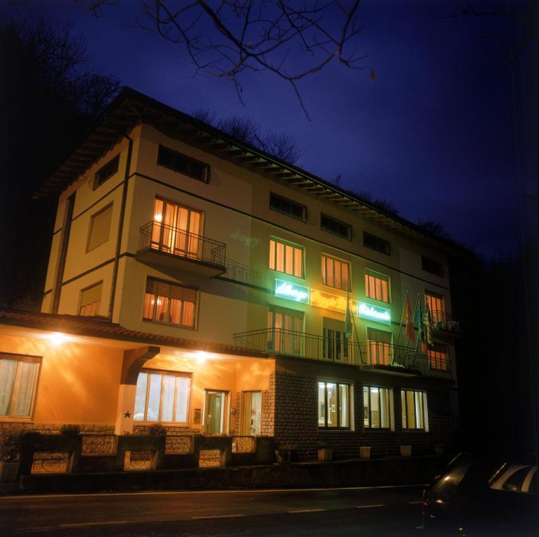 ריבה די סולטו Hotel Poggio D'Oro מראה חיצוני תמונה