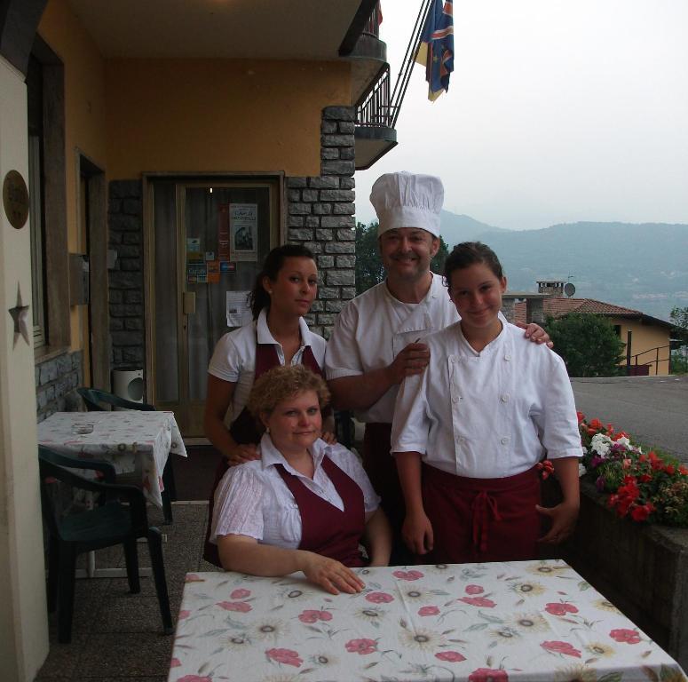 ריבה די סולטו Hotel Poggio D'Oro מראה חיצוני תמונה
