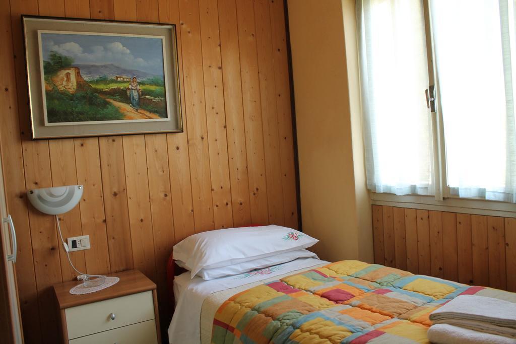 ריבה די סולטו Hotel Poggio D'Oro מראה חיצוני תמונה